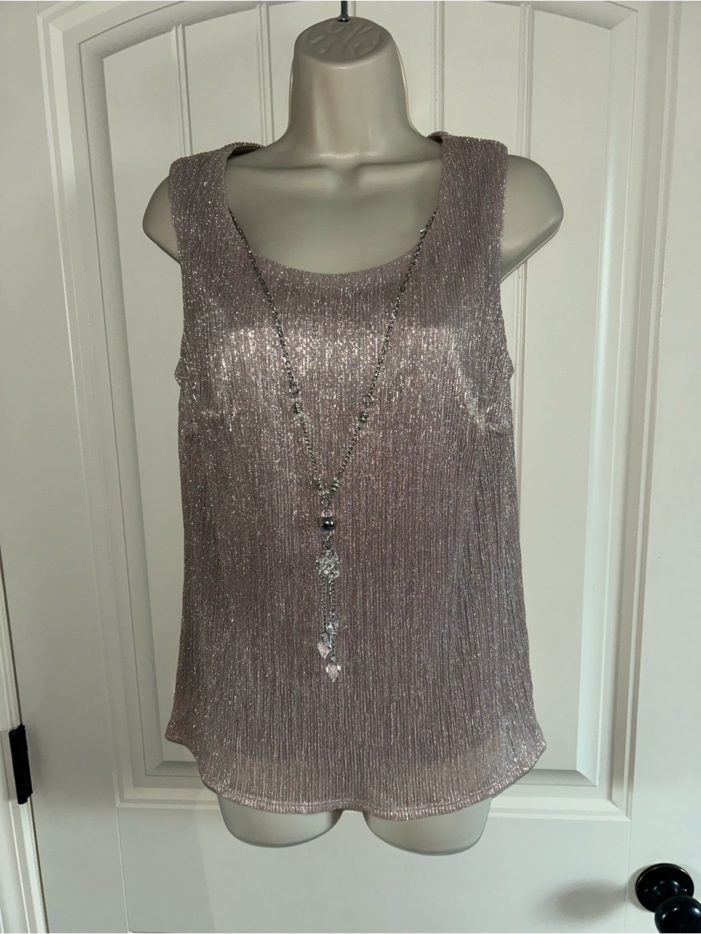 NEW R&M Richards Metallic Sleeveless Tank in Dusty Rose Necklace Sz 10